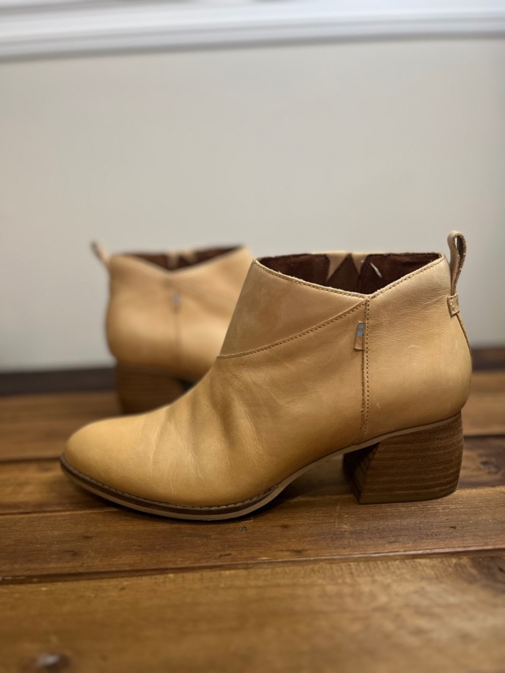 TOMS Women’s Ankle Boots 7.5 Boho Western Minimalist Neutral